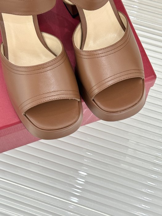 Босоножки фото 7