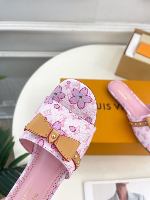 Шлепанцы женские фото 6