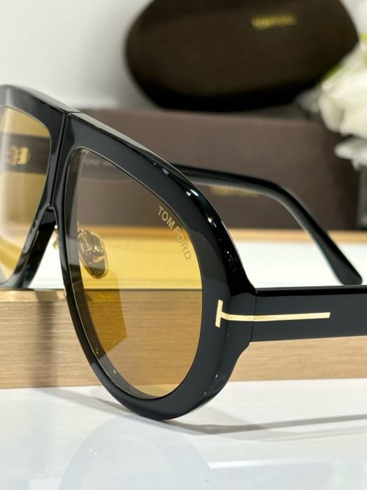 Окуляри сонцезахисні TF836 фото 2