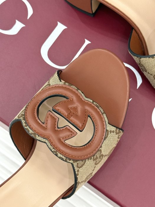 Босоножки фото 7