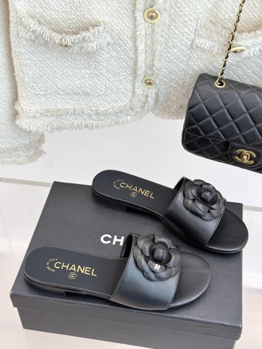 Шлепанцы фото 3