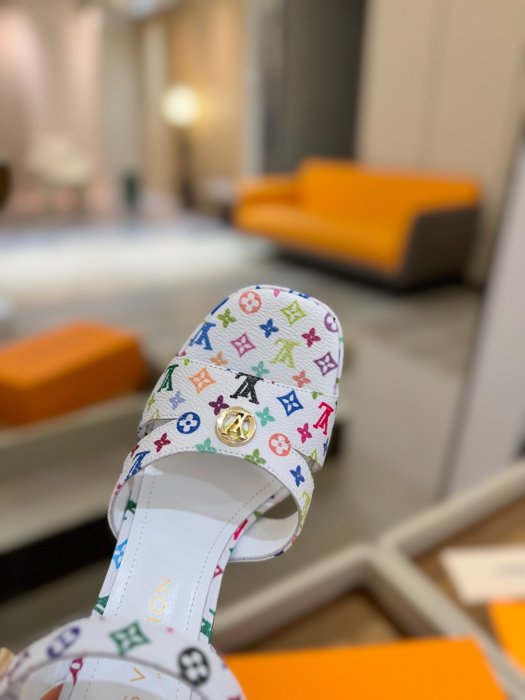 Босоножки фото 9