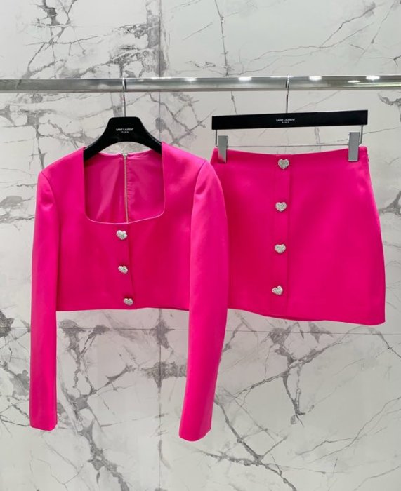 Костюм жіночий