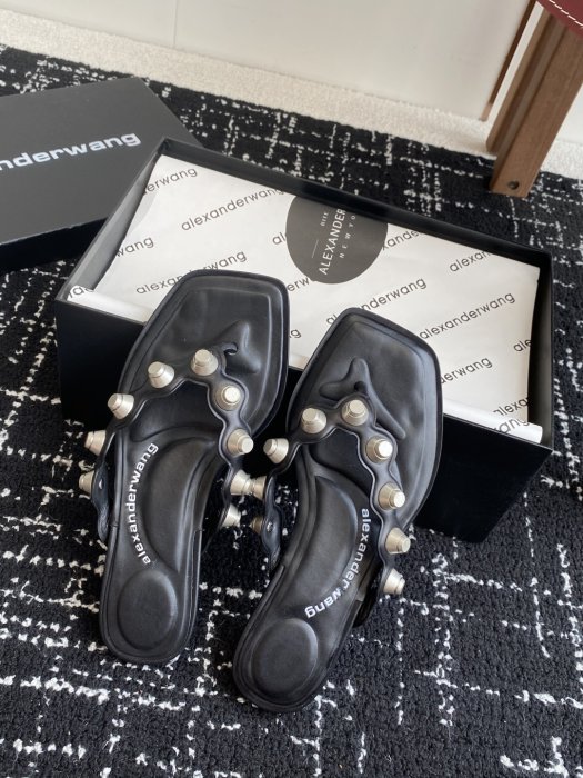 Шльопанці жіночі фото 4