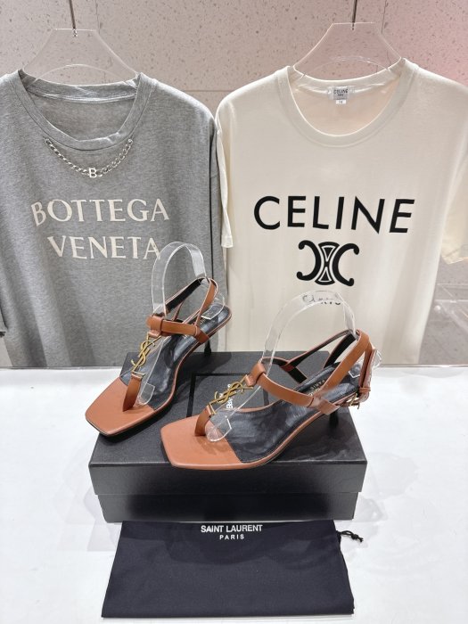 Босоножки фото 3