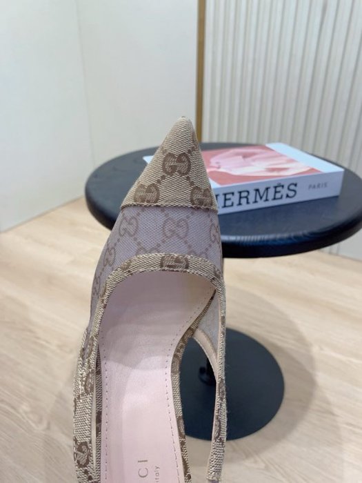 Босоножки фото 6