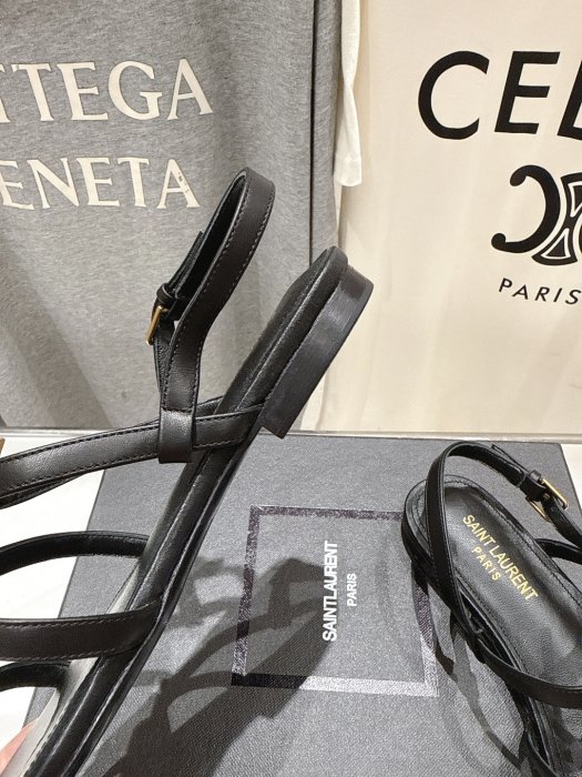 Босоножки фото 8