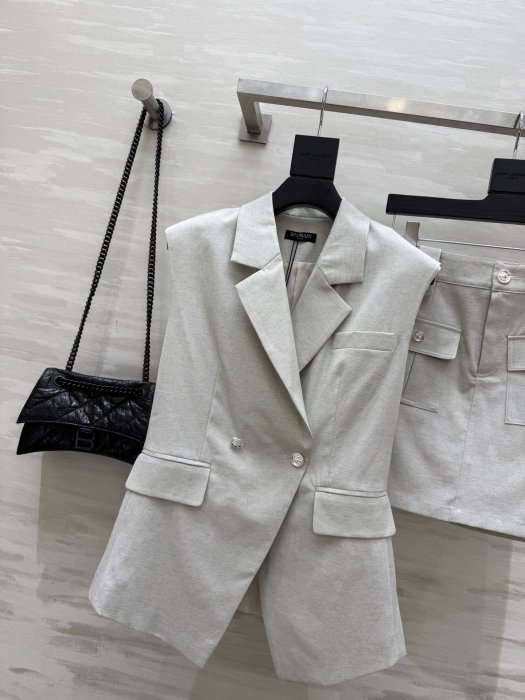 Костюм жіночий фото 2