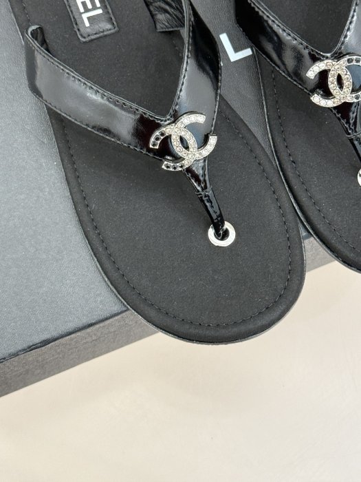 Шлепанцы фото 7