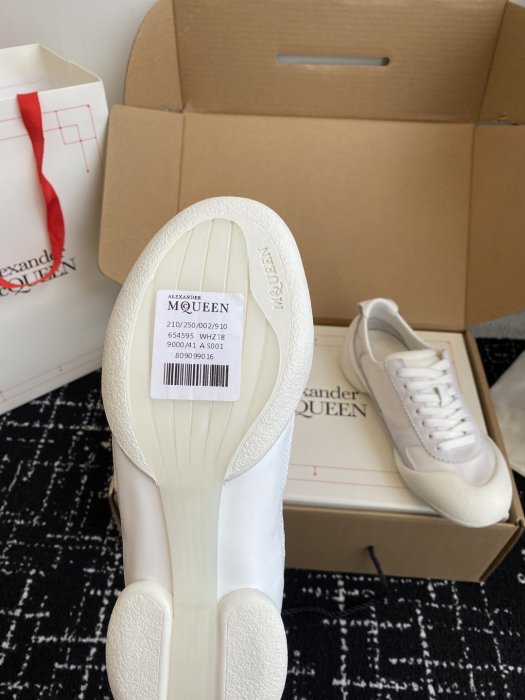 Кросівки фото 9