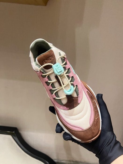 Кроссовки фото 5