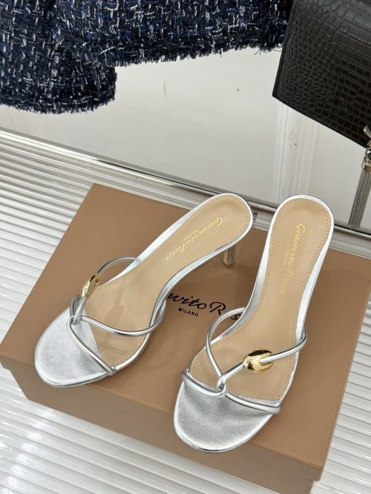 Sandals on stud фото 2