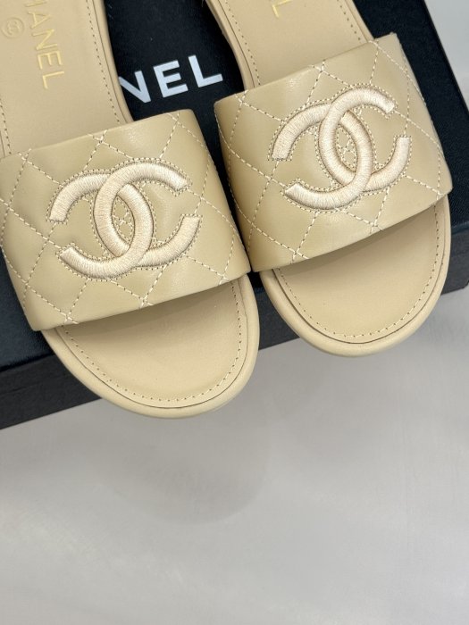 Шльопанці фото 7