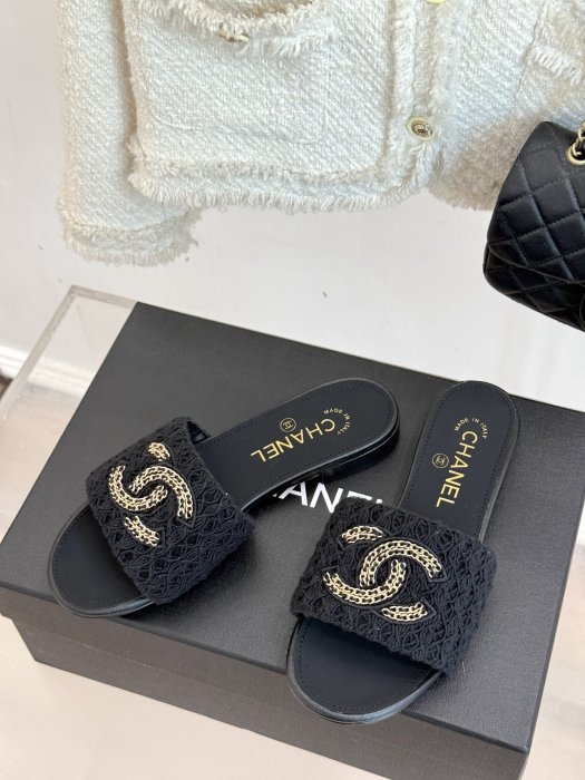 Шлепанцы женские фото 2