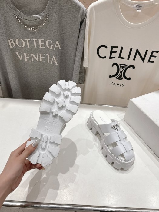 Шлепанцы фото 9