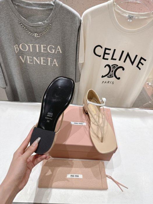 Босоножки фото 9