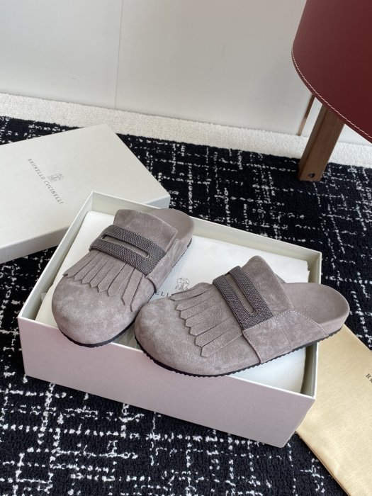 Шлепанцы фото 3