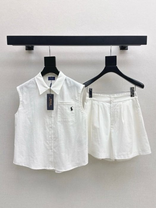 Костюм женский