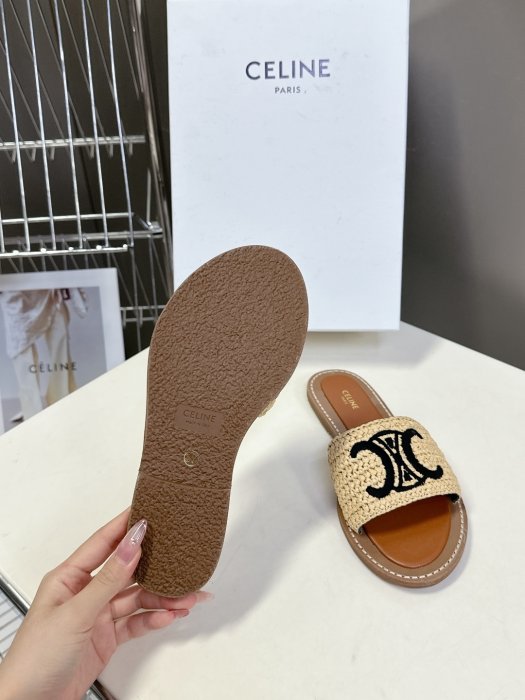 Шлепанцы женские фото 9