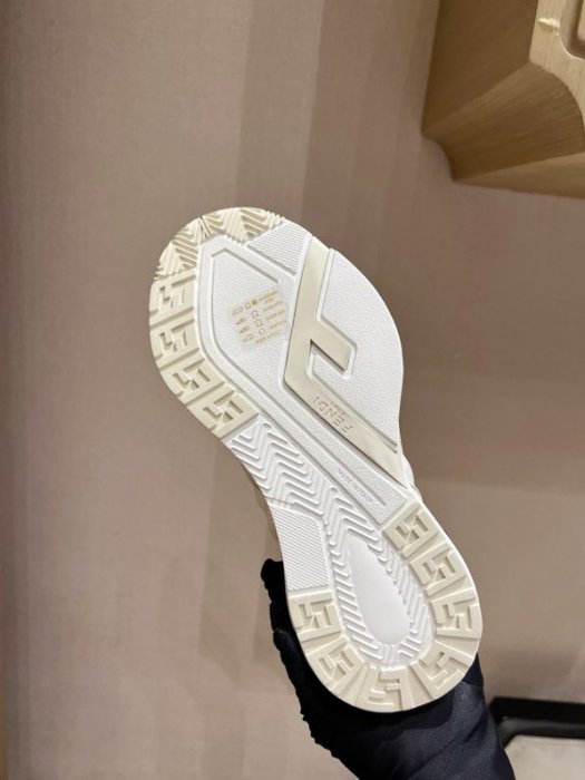 Кроссовки фото 4