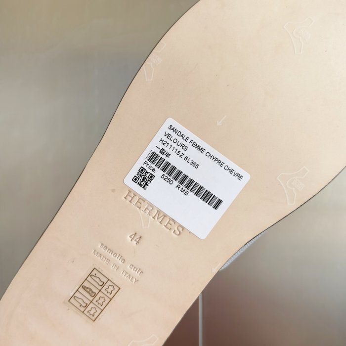 Шлепанцы женские фото 9