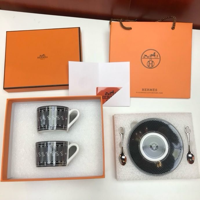 Набор посуды из костяного фарфора серии Hermes H-DECO