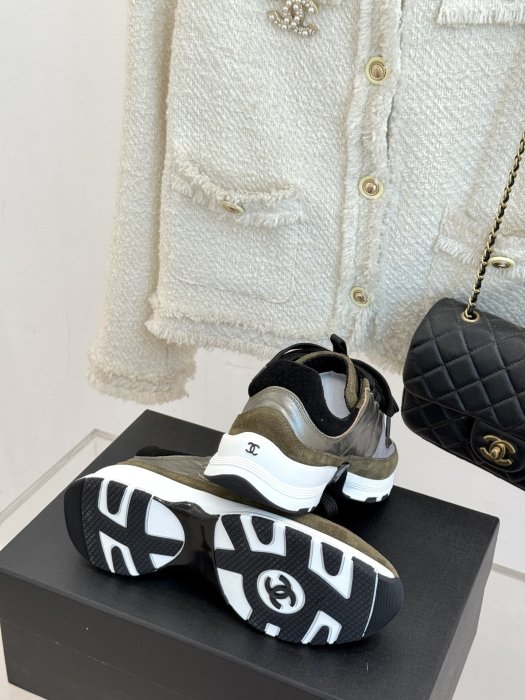 Кроссовки женские фото 9