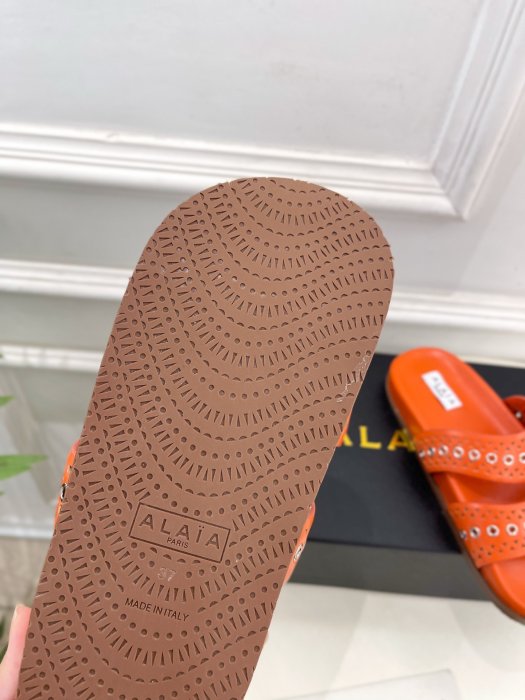 Шльопанці жіночі фото 9