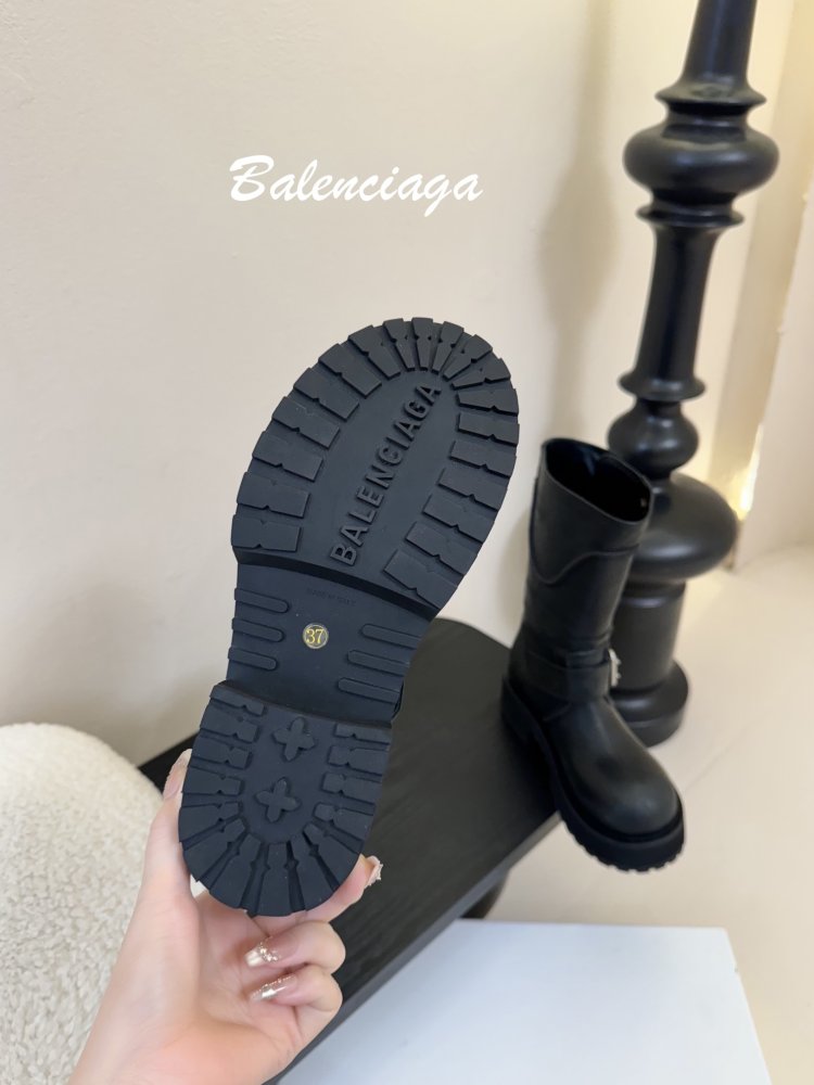 Чоботи жіночі фото 9