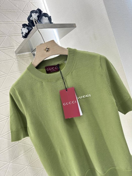 Футболка жіноча фото 7