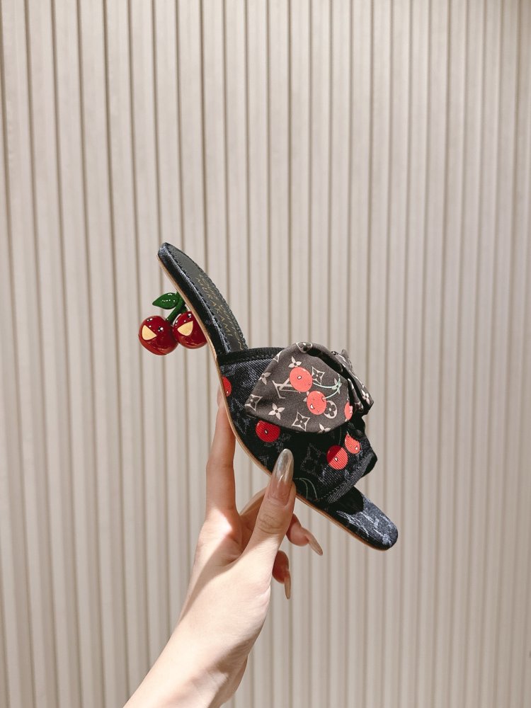 Босоніжки фото 7