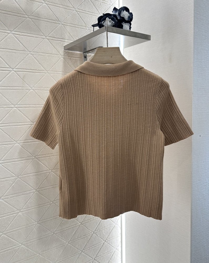 T-shirt women's фото 2