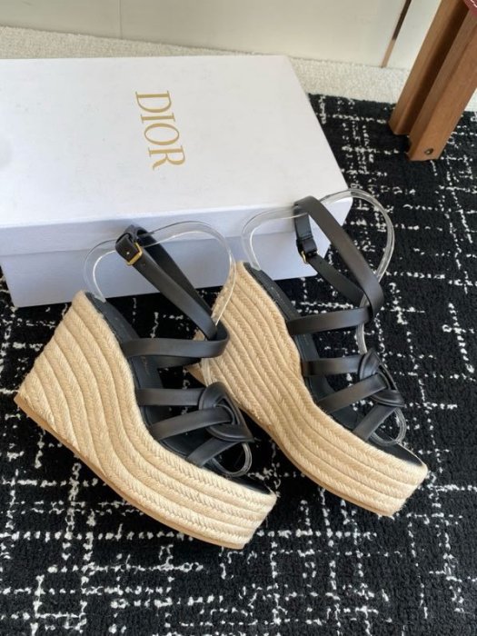 Sandals on platform фото 2