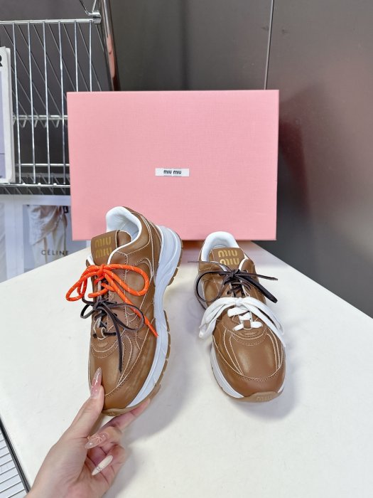 Кроссовки женские фото 4