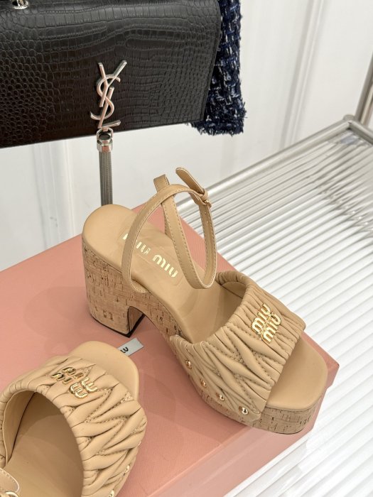 Босоножки фото 5