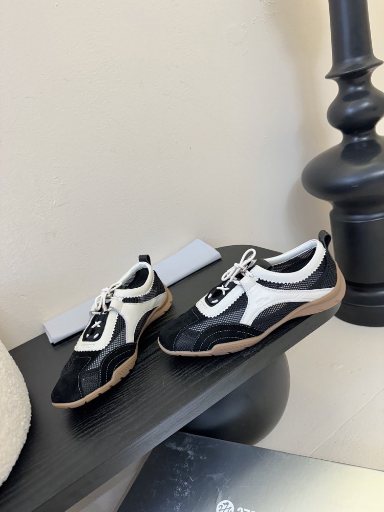 Кросівки жіночі фото 3