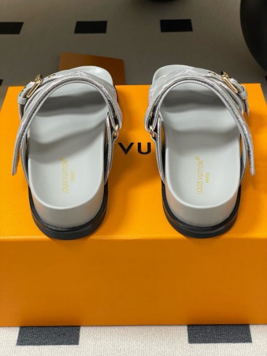 Шльопанці фото 9