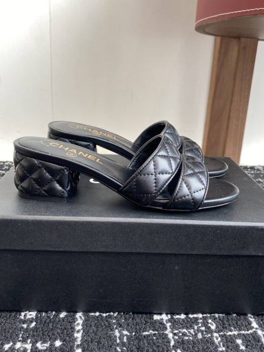 Шльопанці жіночі фото 2