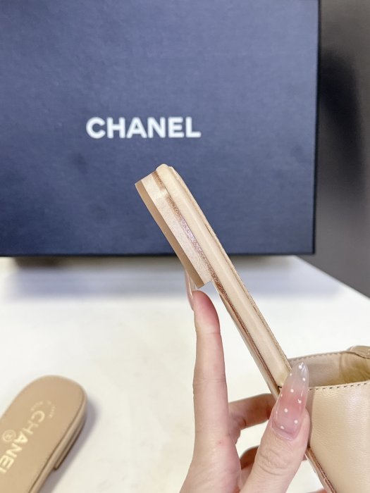 Шлепанцы женские фото 9