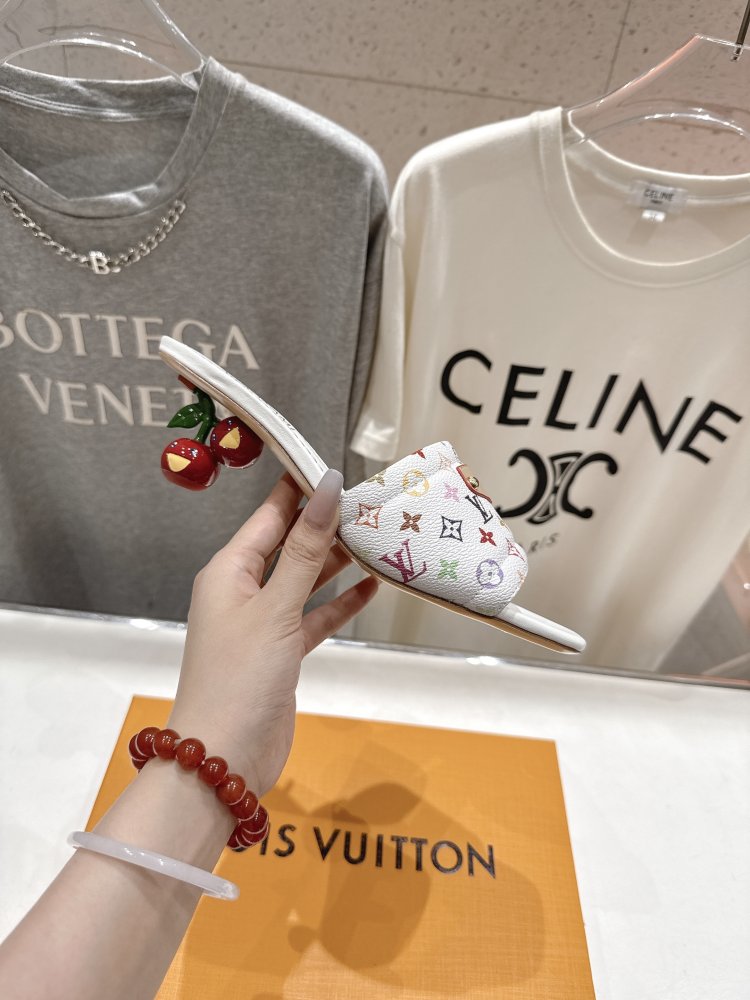 Босоножки фото 5