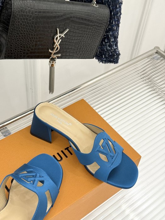 Босоножки фото 5