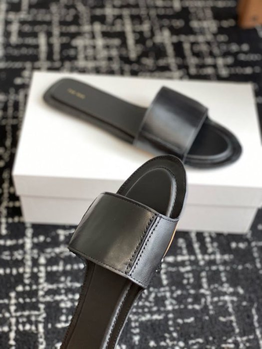 Шлепанцы фото 5