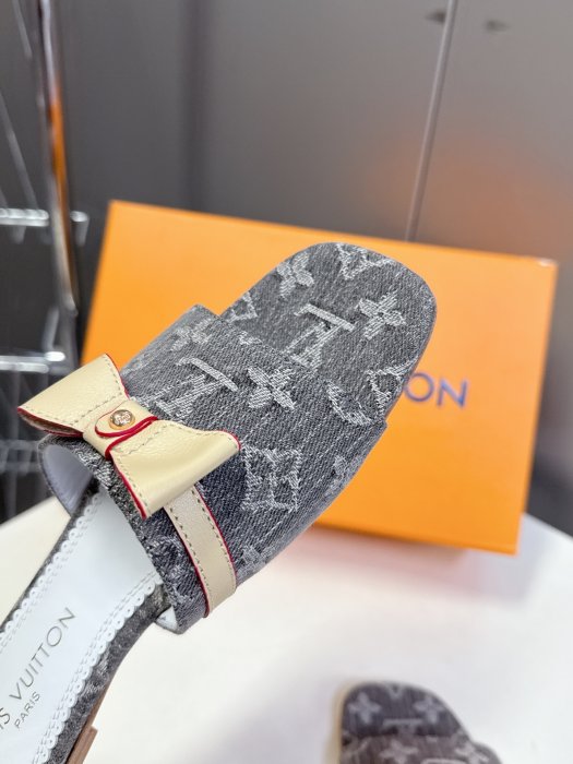 Шлепанцы фото 7