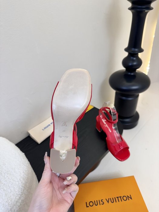 Босоножки фото 6