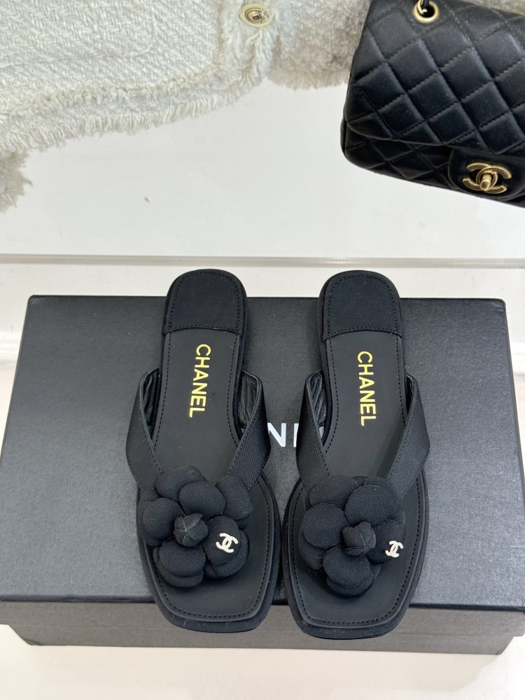 Шльопанці жіночі фото 4