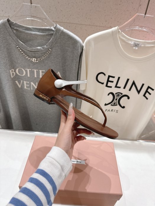 Босоножки фото 5