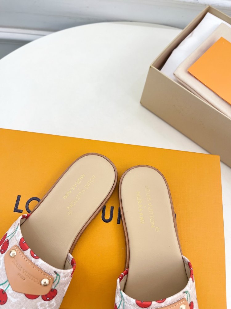 Шлепанцы женские фото 7