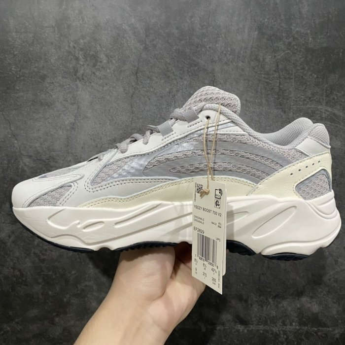 Кроссовки Yeezy 700V2 EF2829 фото 2