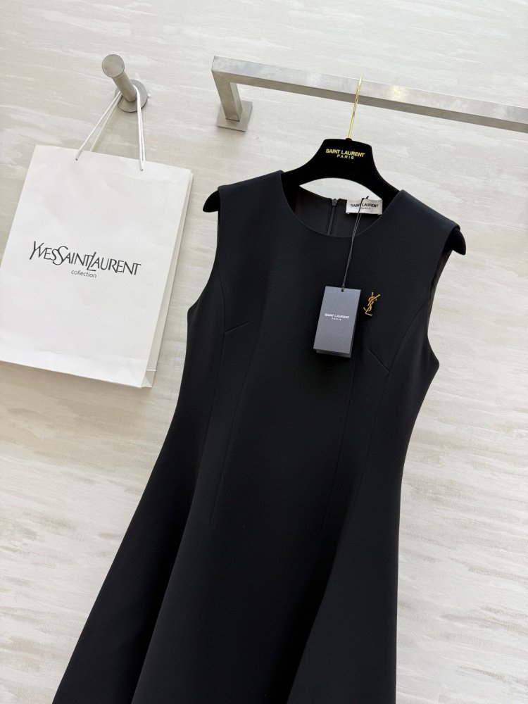 Dress from close-fitting bodice at style Hepburn фото 2