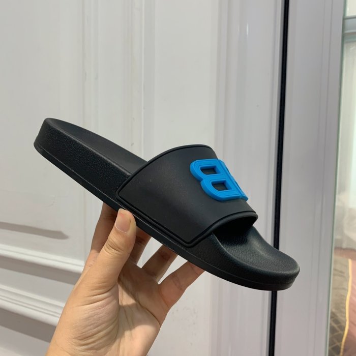 Шлепанцы фото 3